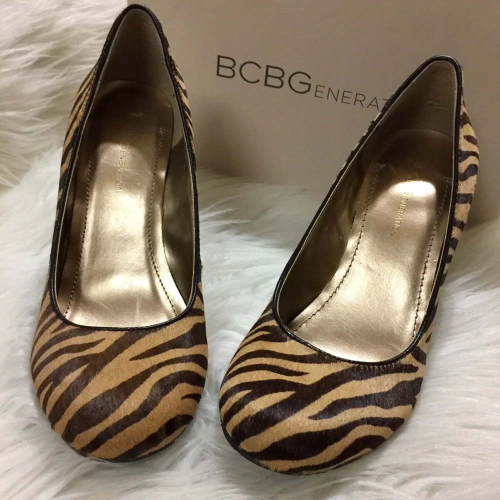 NWIB BCBGeneration Animal Print Wedges 6.5